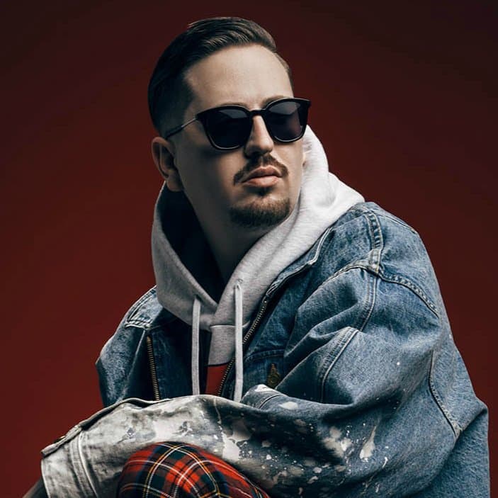 artist profile picture
