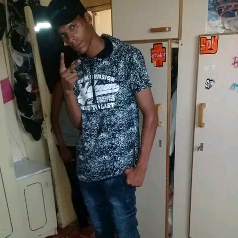 artist profile picture